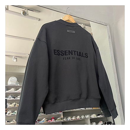 140 - ÁO SWEATER FEAR OF GOD ESSENTIALS CREWNEK BLACK SS22