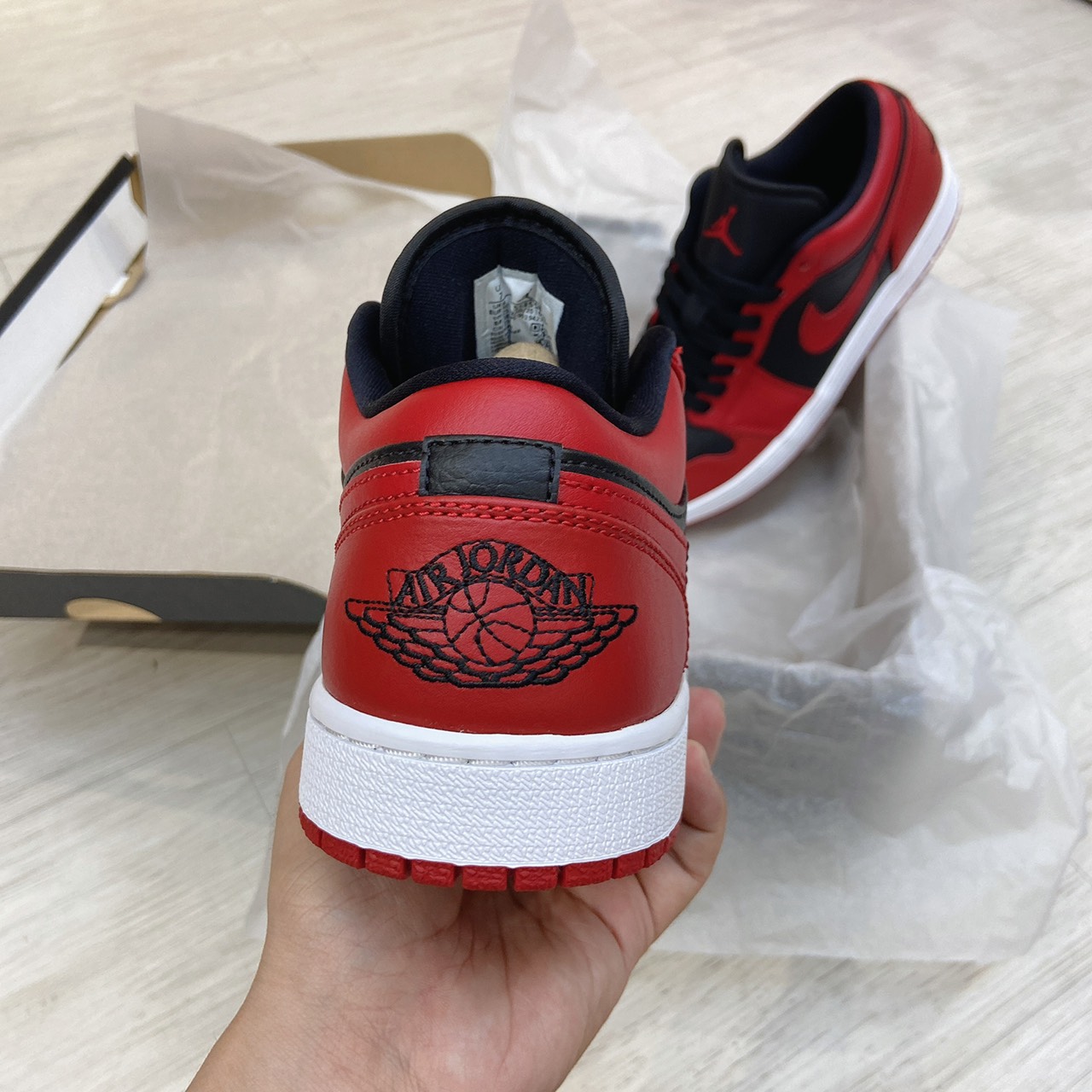 Giày Air Jordan 1 Low Reverse Bred Chính Hãng Phối Màu đỏ đen